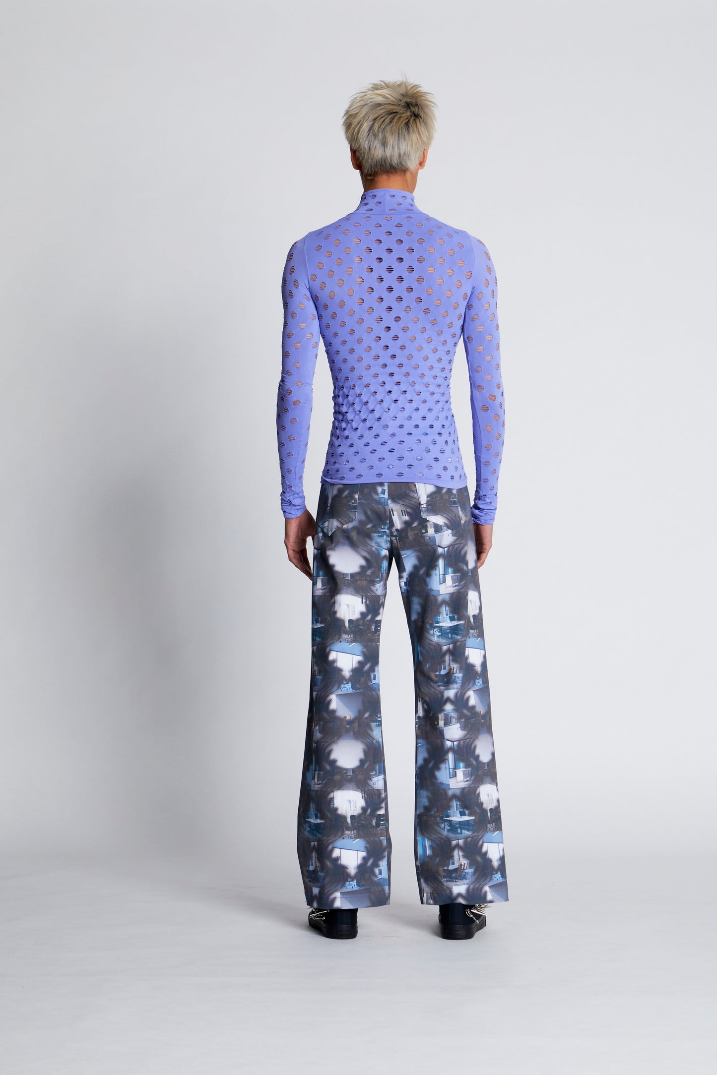 PERFORATED TURTLENECK